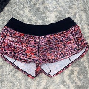 Lululemon speed shorts • size 6 • 2.5” inseam